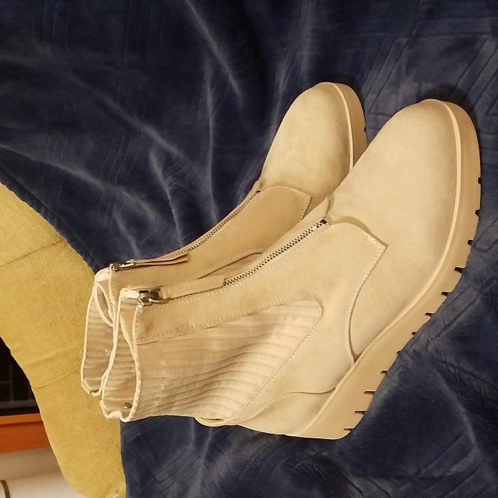 Anne Klein ankle suede boots NWOT